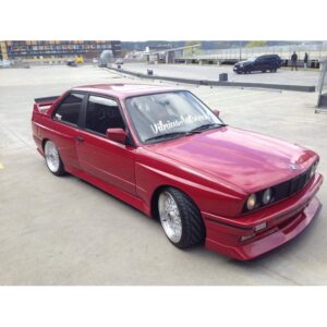 BMW E30 hood