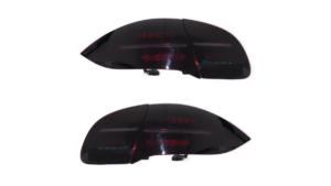 Tuled Porsche Cayenne II tagumine Dynamic LED must-punane Smoked