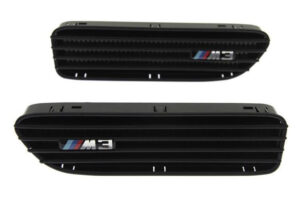 Neeruvõrede külgmised õhuavad BMW 3 E46 M3 must
