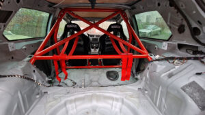 Polditav poolturvapuur Mitsubishi Lancer EVO X valge