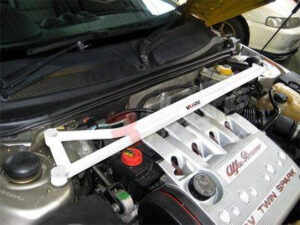 Alfa Romeo Spider GTV 2.0 UltraRacing eesmine ülemine Strutbar