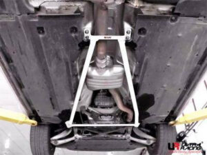 Audi A4 B8 08+ /A5 2.0T UltraRacing 4-punkti mid alumine Bar