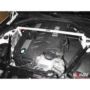 BMW 520/525/528 F10 10+ UltraRacing 2P eesmine ülemine Strutbar