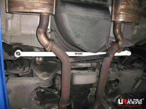 BMW E39 M5 Ultra Racing tagumine alumine Bar