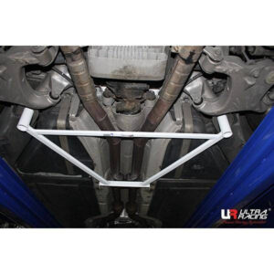 BMW M5 E60 05-10 UltraRacing 4-punkti tagumine alumine Brace