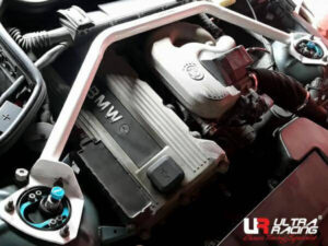pol_pl_Rozporka-BMW-Z3-E37-przednia-gorna-Strut-Bar-205576_1.jpg BMW Z3 E37 eesmine ülemine Strut bar