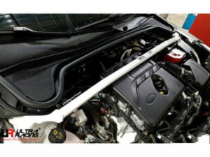 Ford Focus MK4 1.5T L3 2WD HB 18+ UltraRacing 2-punkti eesmine ülemine Strutbar