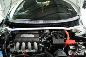 Honda CRZ 10+ UltraRacing 2-punkti eesmine ülemine Strutbar 1573