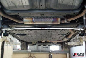 Honda Civic 06+ FK/FN/FN2 HB UltraRacing tagumine stabilisaatorvarras 18mm