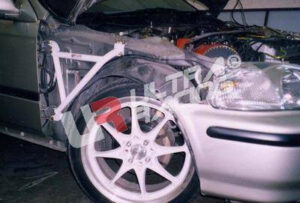 Strut bar Honda Civic 96-00 EK UltraRacing 3-punkti poritiiva kinnitused