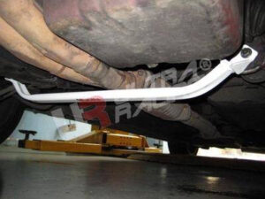 Honda Civic/CRX 88-91 EF/ED UltraRacing eesmine alumine Tiebar