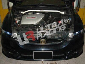 Honda Odyssey 05+ UltraRacing 2-punkti eesmine ülemine Strutbar