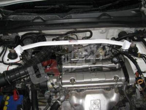 Honda Prelude 97-00 2.2/2.3 UltraRacing eesmine ülemine Strutbar