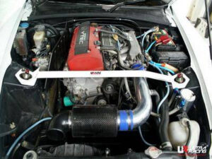 Honda S2000 99-03 UltraRacing 2-punkti eesmine ülemine Strutbar