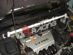 Honda Stream 99-06 UltraRacing 2-punkti eesmine ülemine Strutbar