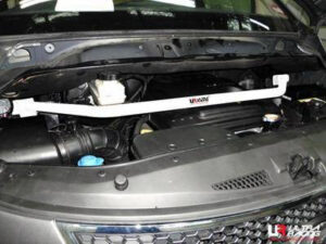 Hyundai H1 07+ 2.5D UltraRacing 2-punkti eesmine ülemine Strutbar