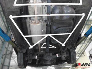 Hyundai H1 07+ 2.5D UltraRacing 4-punkti tagumine Brace 1618