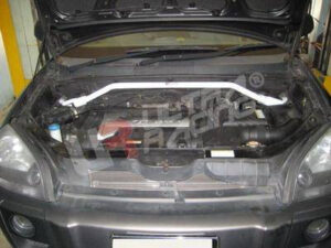 Hyundai Tucson 05-09 UltraRacing eesmine ülemine Strutbar