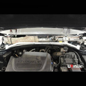 Kia Sorento 2.0D 4WD 13+ UltraRacing 2P eesmine ülemine Strutbar