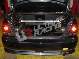 Lexus IS200/RS200 UltraRacing 2-punkti tagumine ülemine Strutbar