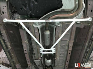 pol_pl_Rozporka-Mazda-2-DJ-14-1-5D-UltraRacing-tylna-dolna-Brace-207041_1.jpg Mazda 2 DJ 14+ 1.5D UltraRacing tagumine alumine Brace