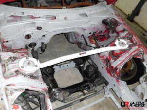 Mazda RX7 FD 93-97 UltraRacing eesmine ülemine Strutbar 1530