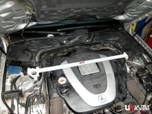 Mercedes E-Class 03-06 W211 Ultra-R eesmine ülemine Strutbar
