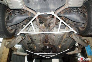 Mercedes SLK 200 04-11 2.0 UltraRacing 4-punkti tagumine alumine Bar