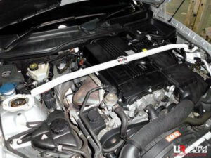 Mercedes SLK 200/280 04-11 UltraRacing eesmine ülemine Strutbar