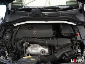 Mercedes W246 B200 1.6T 2WD 11+ UltraRacing 2-punkti eesmine ülemine Strutbar