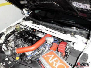 Mitsubishi EVO X UltraRacing 3-punkti eesmine Strutbar 1426