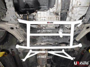 Mitsubishi EVO X UltraRacing 5-punkti eesmine H-Brace 1421