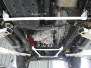 Mitsubishi Pajero IO 09+ sport UltraRacing eesmine H-Brace