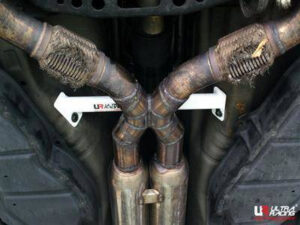 Nissan 350Z 02-08 UltraRacing 2-punkti mid alumine Member Brace