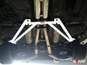 Nissan 350Z 02-08 UltraRacing 4-punkti tagumine Member Brace