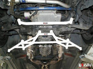 Nissan 350Z 02-08 UltraRacing 8-punkti eesmine H-Brace 1257