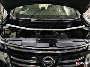 Nissan Elgrand E52 3.5 V6 2WD 10+ UltraRacing 2-punkti eesmine ülemine Strutbar