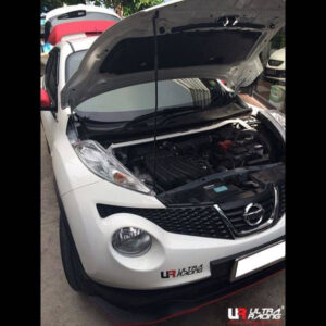 Nissan Juke 10+ UltraRacing 2-punkti eesmine ülemine Strut bar