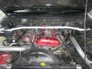 Nissan S13 89-94 SR20DET UltraRacing eesmine ülemine Strutbar