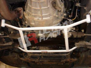Nissan S15 99-01 UltraRacing 4-punkti eesmine alumine Brace 375