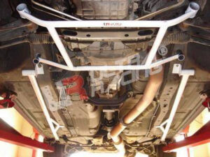 Nissan S15 99-02 UltraRacing 2x 3-punkti Floor Bars