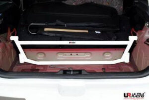 pol_pl_Rozporka-Renault-Clio-C-05-UltraRacing-4-punktowa-tylna-Trunk-Brace-208101_1.jpg Renault Clio C 05+ UltraRacing 4-punkti tagumine Trunk Brace