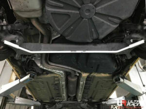 Renault Megane III RS 12-13 UltraRacing tagumine stabilisaatorvarras 21mm