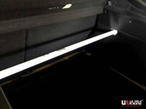 Renault Megane III RS UltraRacing tagumine ülemine Strutbar