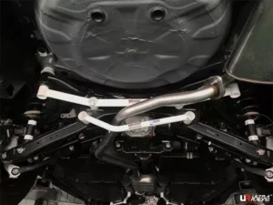 Subaru Forester SK 2.0 4WD 19+ UltraRacing 2-punkti tagumine alumine Bar