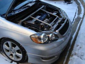 Toyota Altis 01+ Ultra-R 2-punkti eesmine ülemine Strutbar