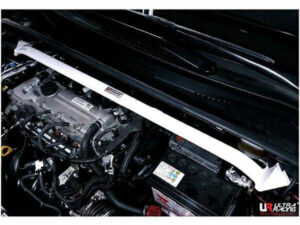 Toyota Auris E210 2.0 18+ Ultra Racing eesmine ülemine Strutbar