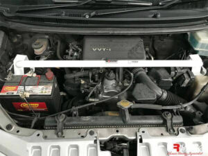 Toyota Avanza F650 1.5 2WD 11-16 UltraRacing 2-punkti eesmine ülemine Strutbar