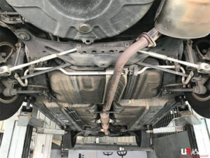 Toyota Camry XV30 2.4 2WD 02-06 UltraRacing tagumine stabilisaatorvarras 19mm