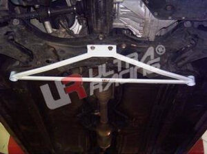 Toyota Celica T23 00+ UltraRacing 3-punkti eesmine alumine Brace